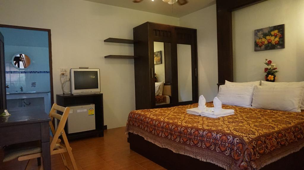 The Pub Guesthouse Чиангмай Экстерьер фото
