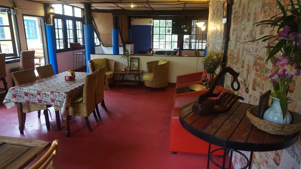 The Pub Guesthouse Чиангмай Экстерьер фото